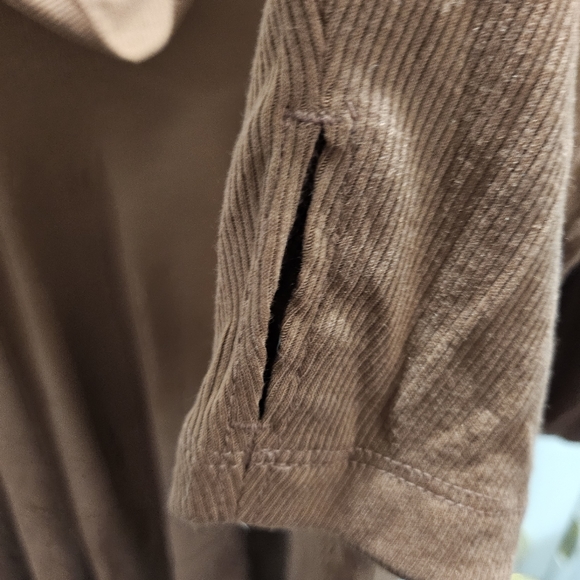 NWOT Old Navy Maple Brown  Ribbed Long Sleeve Turtleneck Go Dry Activewear Top - Picture 4 of 4